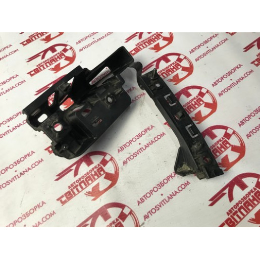 Кронштейн заднего бампера левый Partner / Berlingo 2008- 9680554480